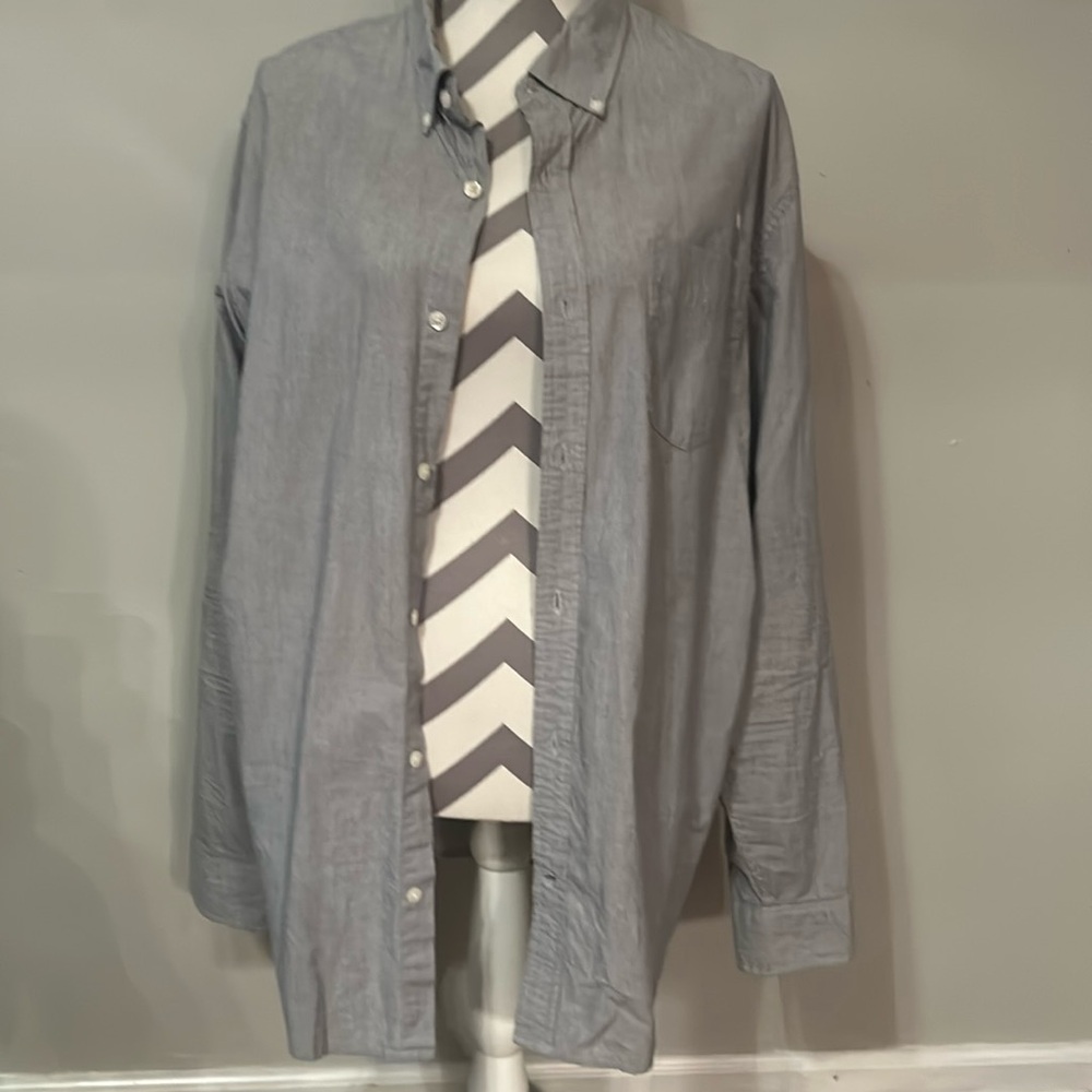 Men’s Gap long sleeve, button up, casual or dress shirt. Size XL
